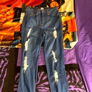 These distressed Fashionova stretch pants are very stylish and comfortable.